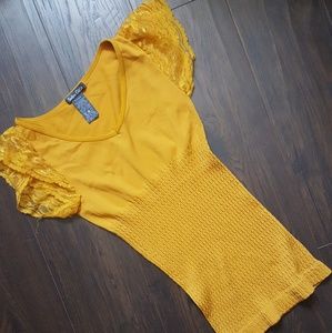 Stretch Ruffle/Lace Sleeve Mustard Size Small